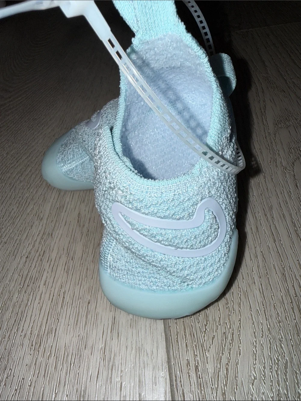 NEW Nike Swoosh 1, Size 3, Glacier Knit Slip-On Shoes